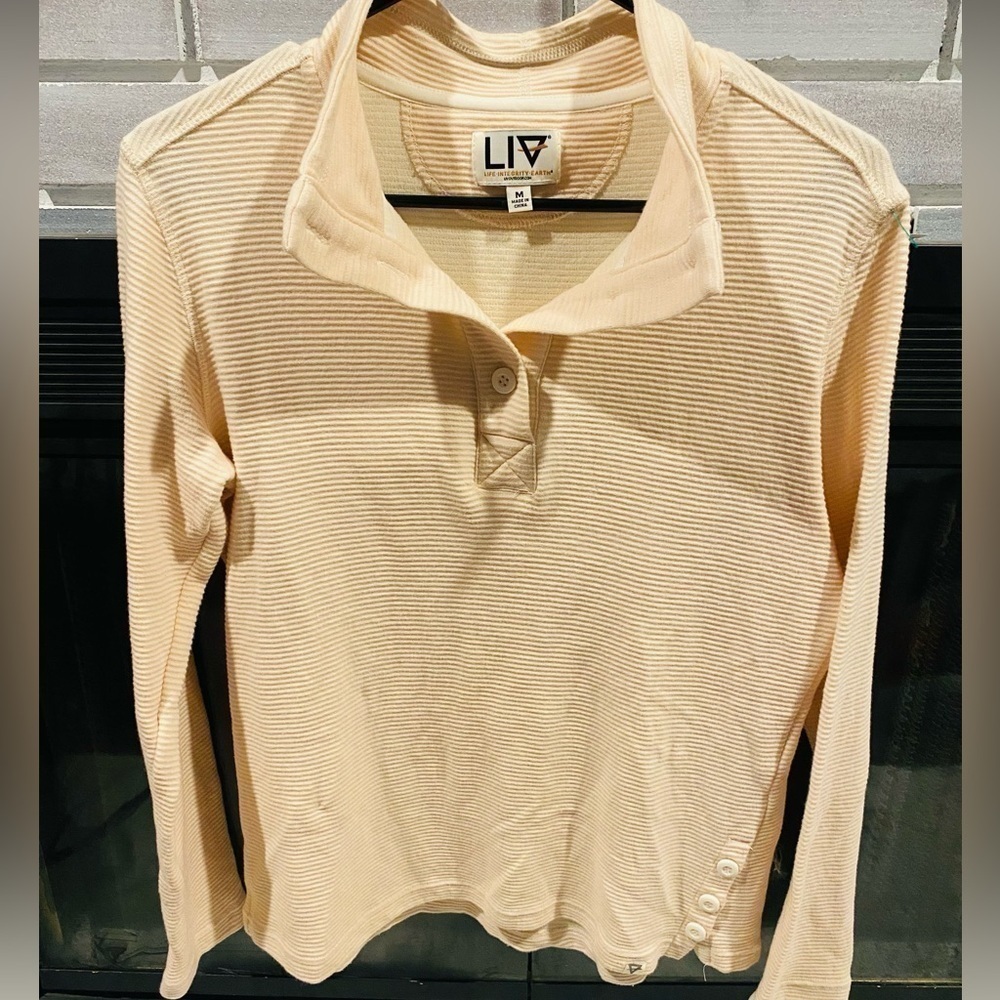 Life, integrity, earth women’s size medium, long sleeve, athletic top cream